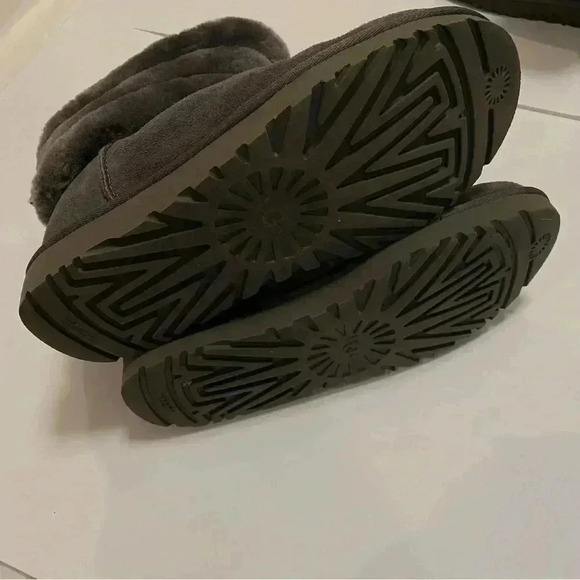 UGG Grey Boots - Picture 7 of 7